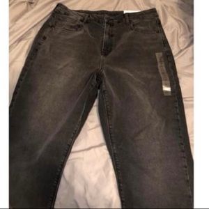Black American Eagle Mom Jeans Size 14 Curvy.